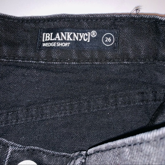 Blank NYC Wedge Short Black Distressed sz 26 - Picture 4 of 8